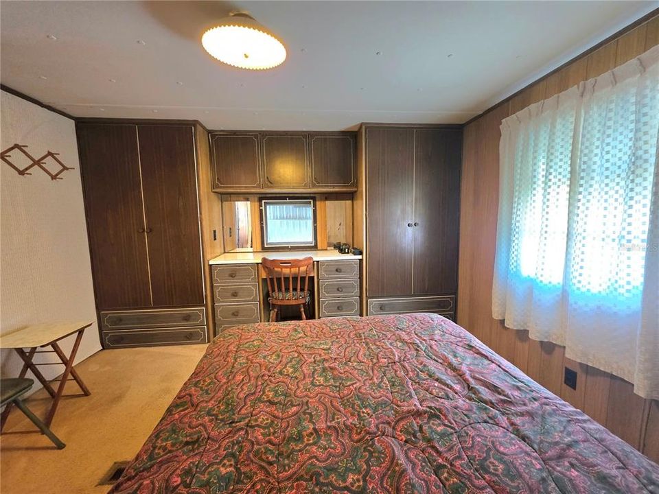 For Sale: $76,900 (2 beds, 1 baths, 864 Square Feet)