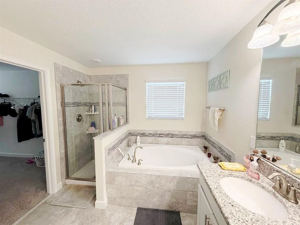 For Sale: $550,000 (4 beds, 2 baths, 2346 Square Feet)