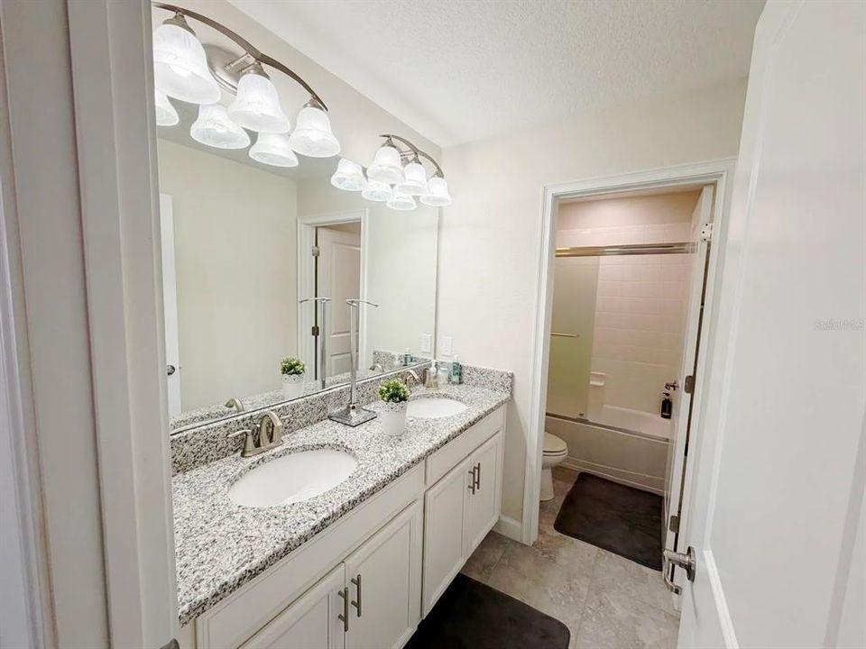 For Sale: $550,000 (4 beds, 2 baths, 2346 Square Feet)