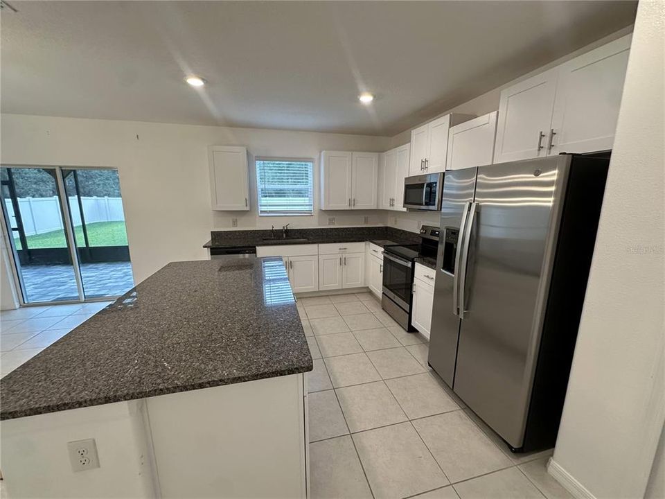 出租: $2,700 (3 贝兹, 2 浴室, 2633 平方英尺)