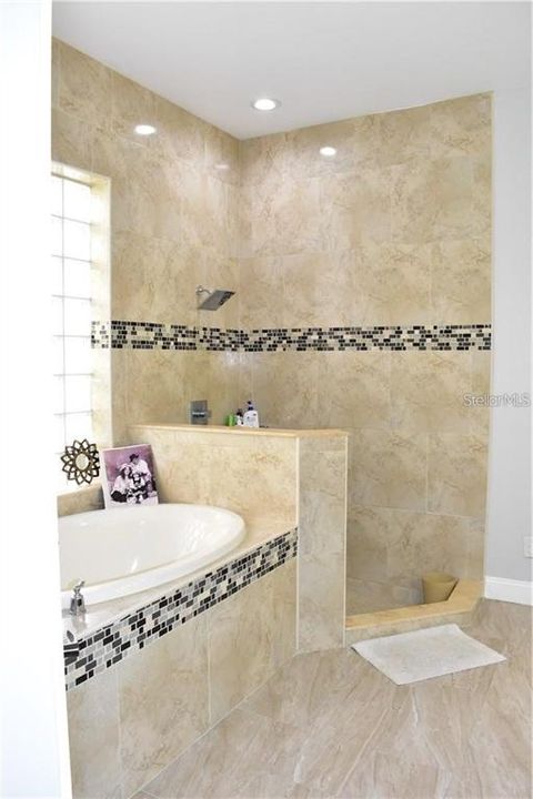 For Sale: $748,000 (5 beds, 3 baths, 3408 Square Feet)