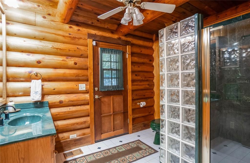 На продажу: $799,000 (2 спален, 2 ванн, 2130 Квадратных фут)