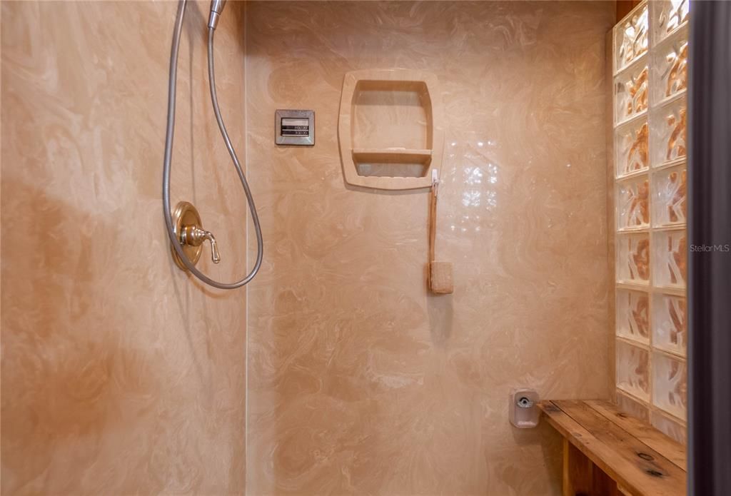 На продажу: $799,000 (2 спален, 2 ванн, 2130 Квадратных фут)