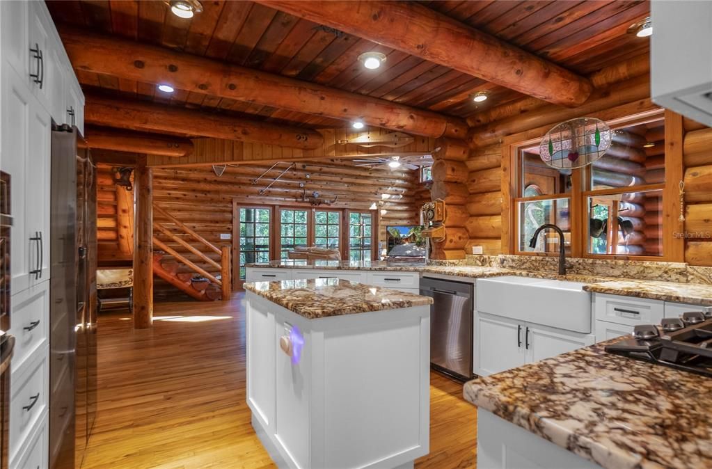 На продажу: $799,000 (2 спален, 2 ванн, 2130 Квадратных фут)