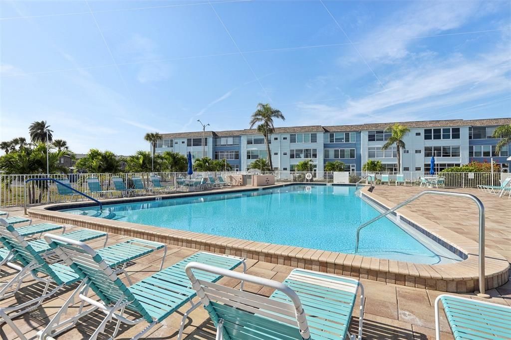 En Venta: $375,000 (2 camas, 2 baños, 975 Pies cuadrados)