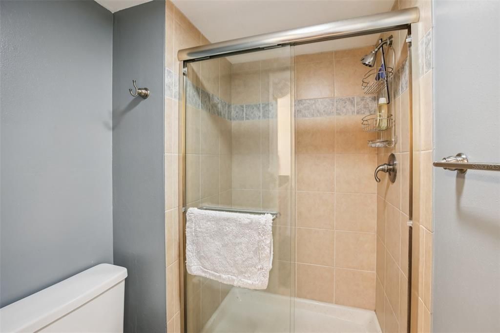 En Venta: $375,000 (2 camas, 2 baños, 975 Pies cuadrados)