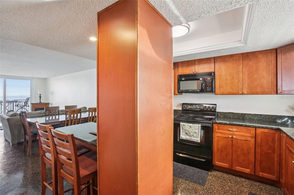 En Venta: $375,000 (2 camas, 2 baños, 975 Pies cuadrados)