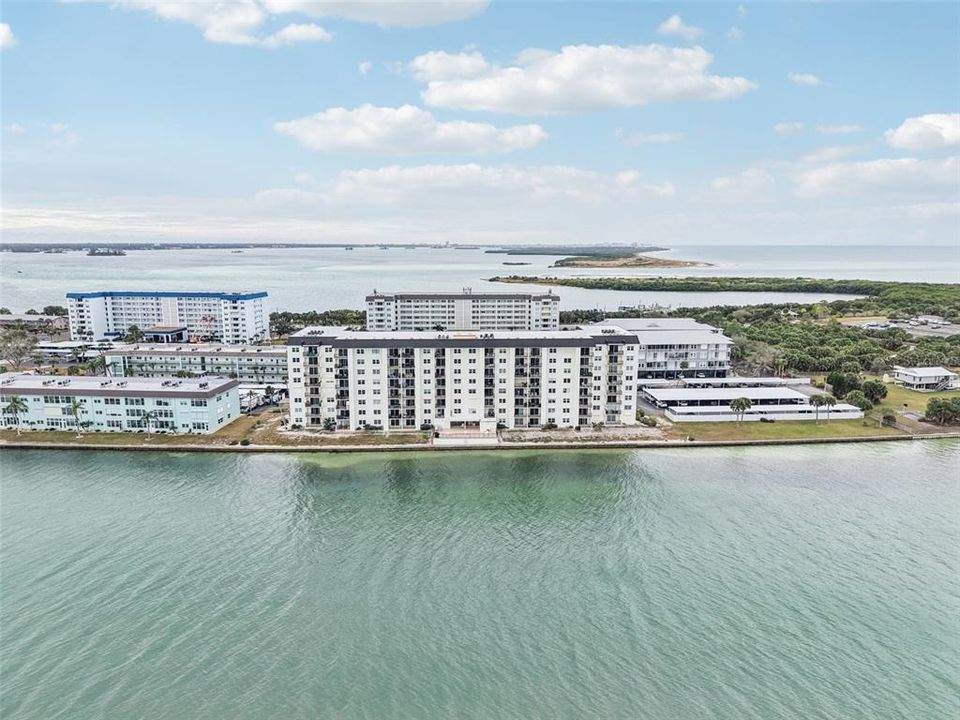 En Venta: $375,000 (2 camas, 2 baños, 975 Pies cuadrados)