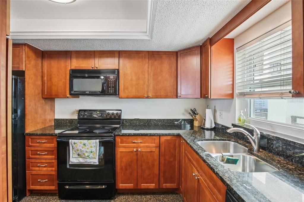 En Venta: $375,000 (2 camas, 2 baños, 975 Pies cuadrados)