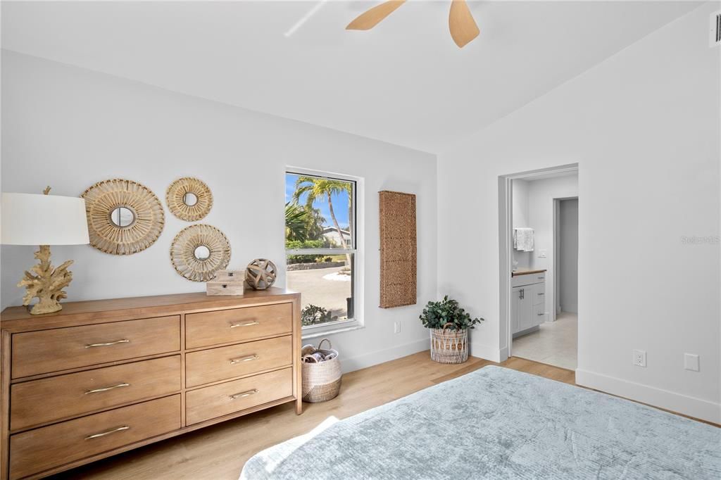 На продажу: $1,875,000 (4 спален, 3 ванн, 2571 Квадратных фут)