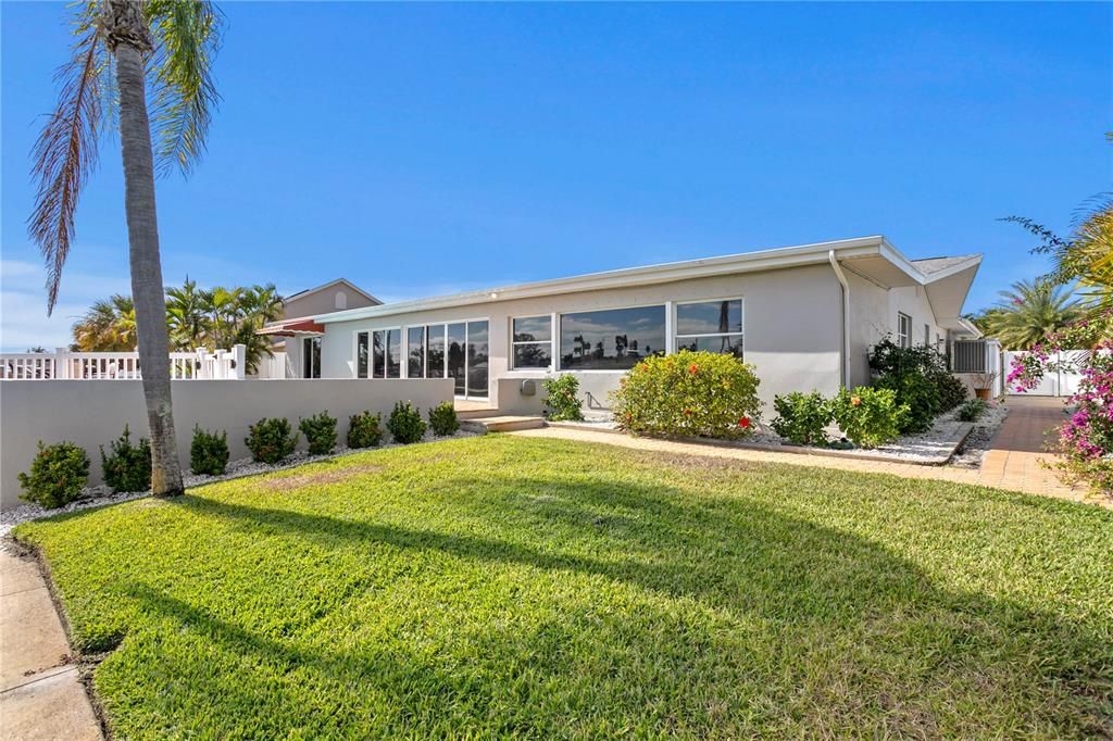 На продажу: $1,875,000 (4 спален, 3 ванн, 2571 Квадратных фут)