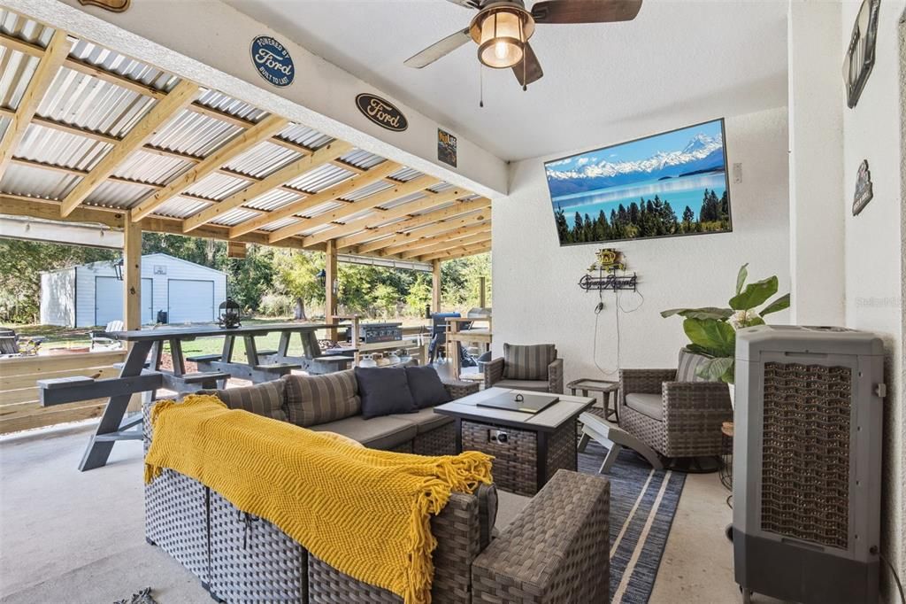 На продажу: $725,000 (4 спален, 2 ванн, 2550 Квадратных фут)