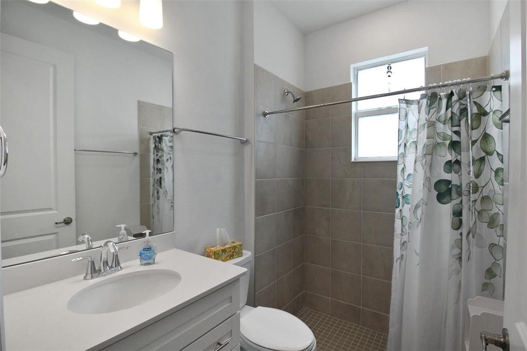 En Renta: $5,000 (4 camas, 2 baños, 2242 Pies cuadrados)