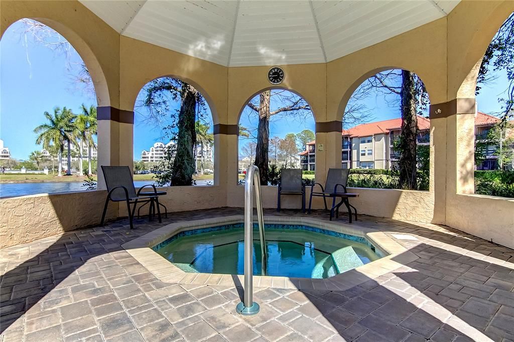 For Sale: $259,000 (2 beds, 2 baths, 1075 Square Feet)