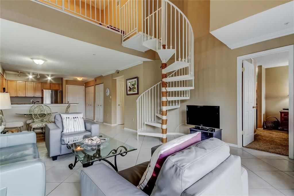 For Sale: $259,000 (2 beds, 2 baths, 1075 Square Feet)