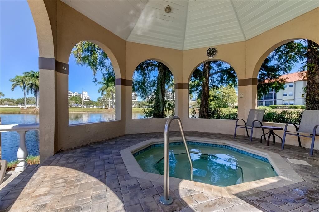 For Sale: $259,000 (2 beds, 2 baths, 1075 Square Feet)