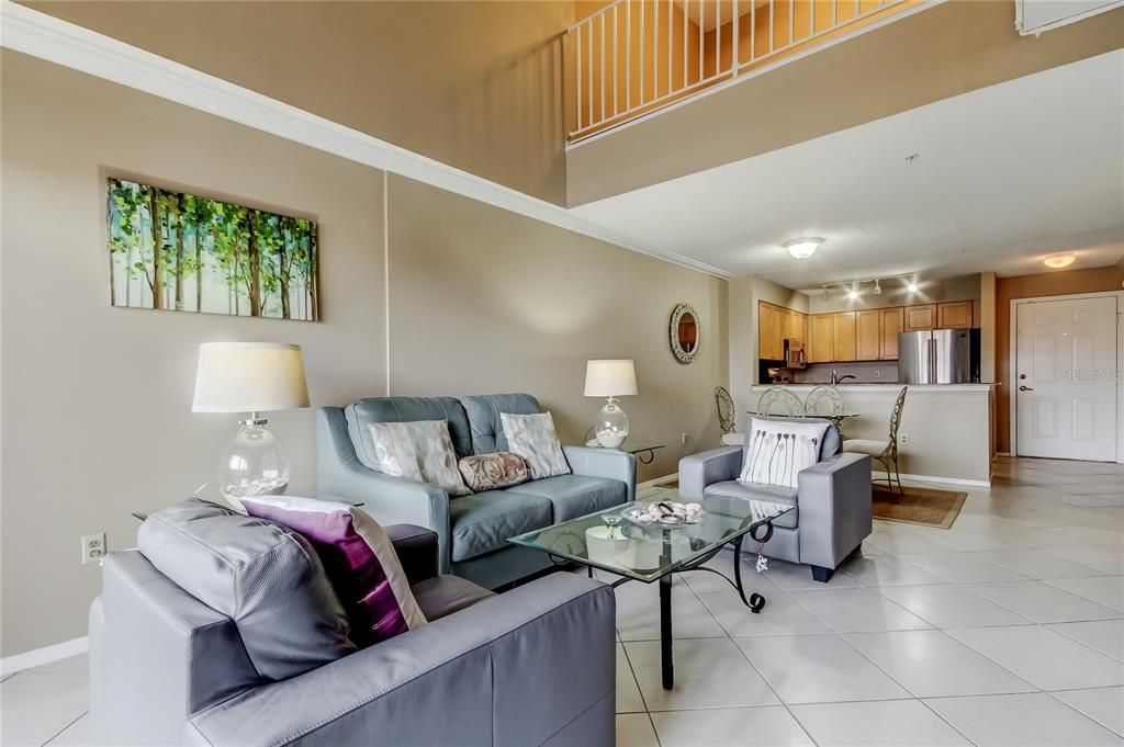 For Sale: $259,000 (2 beds, 2 baths, 1075 Square Feet)