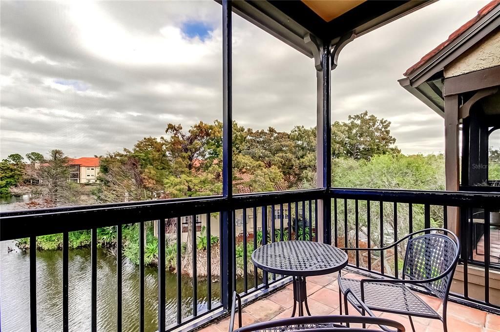 For Sale: $259,000 (2 beds, 2 baths, 1075 Square Feet)