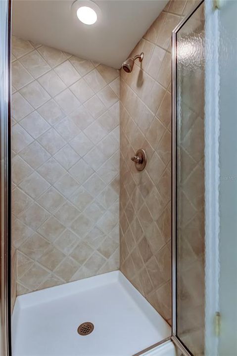 For Sale: $259,000 (2 beds, 2 baths, 1075 Square Feet)