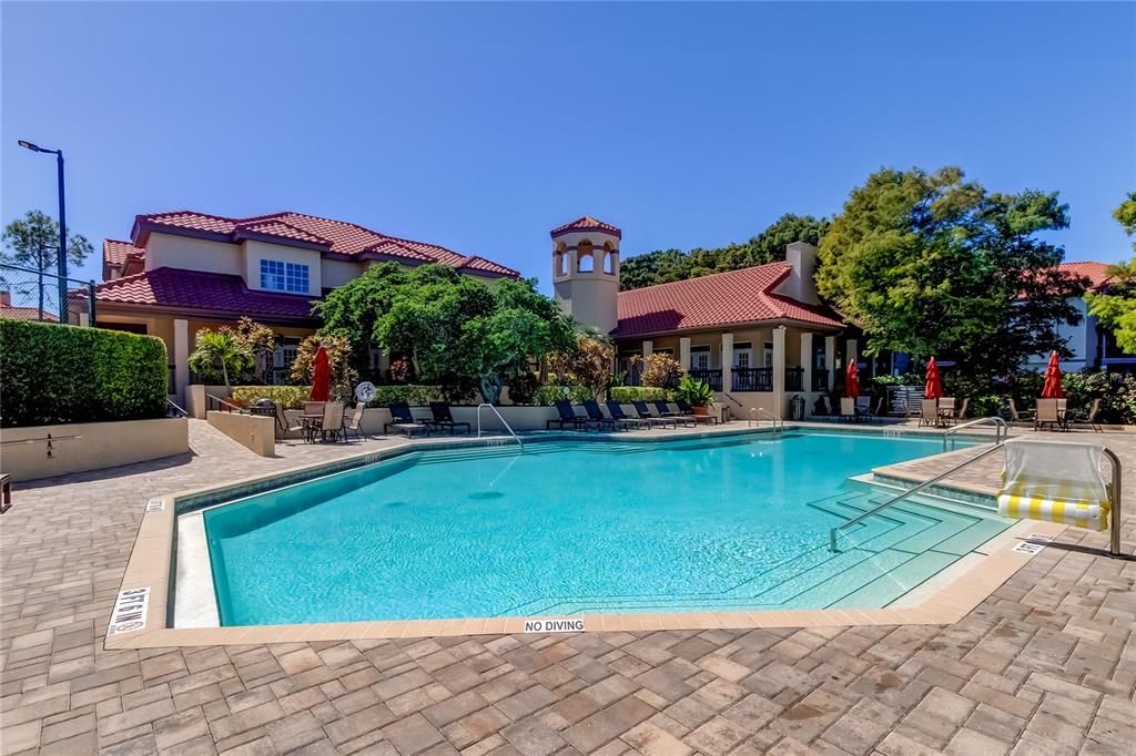 For Sale: $259,000 (2 beds, 2 baths, 1075 Square Feet)