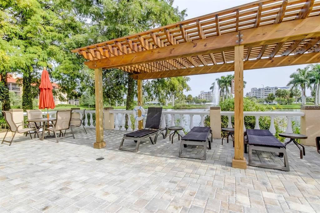 For Sale: $259,000 (2 beds, 2 baths, 1075 Square Feet)