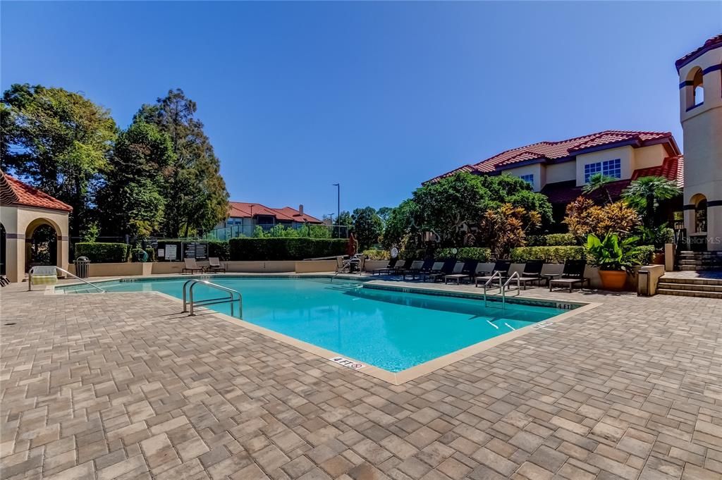 For Sale: $259,000 (2 beds, 2 baths, 1075 Square Feet)