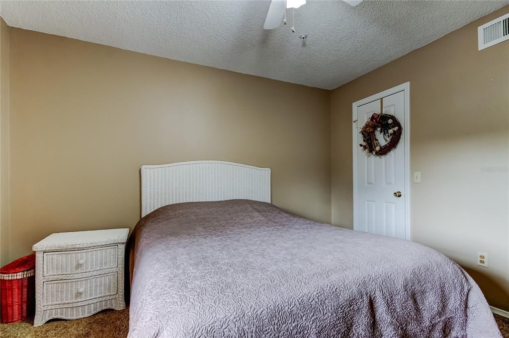 For Sale: $259,000 (2 beds, 2 baths, 1075 Square Feet)