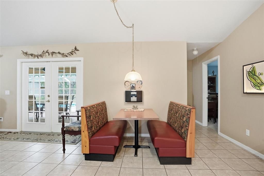 En Venta: $469,900 (4 camas, 2 baños, 2236 Pies cuadrados)