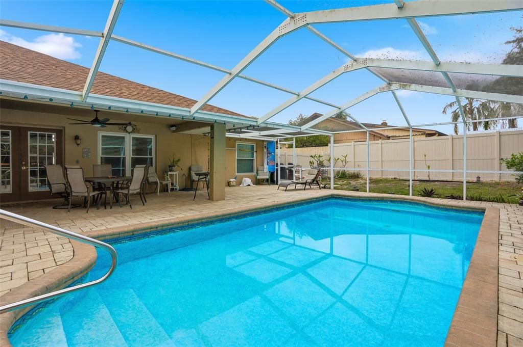 En Venta: $469,900 (4 camas, 2 baños, 2236 Pies cuadrados)