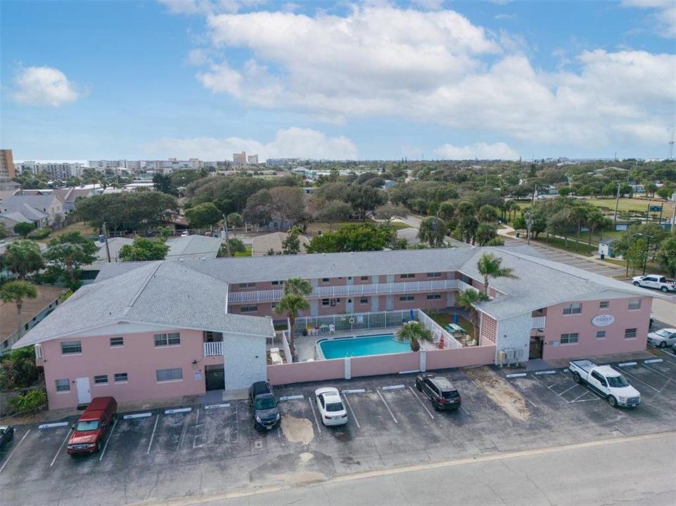 待售: $185,000 (2 贝兹, 1 浴室, 896 平方英尺)