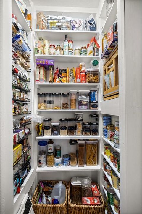 На продажу: $399,900 (2 спален, 1 ванн, 1344 Квадратных фут)