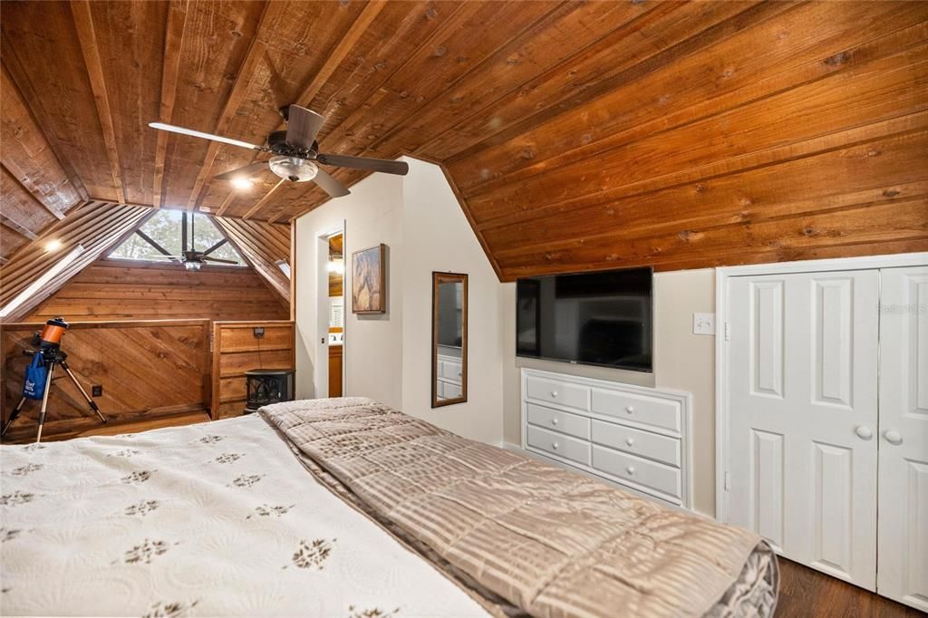 На продажу: $399,900 (2 спален, 1 ванн, 1344 Квадратных фут)