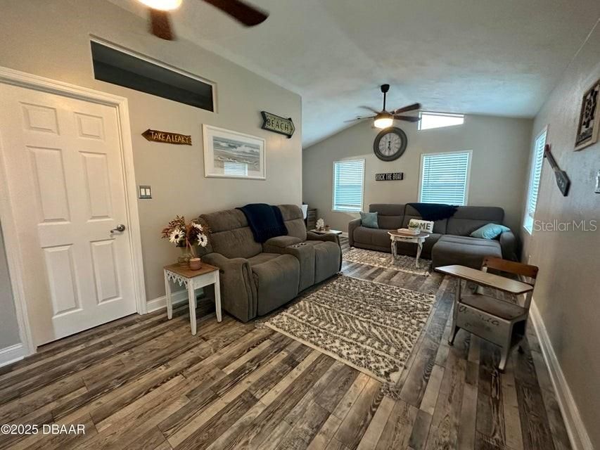 En Venta: $534,900 (2 camas, 2 baños, 1554 Pies cuadrados)