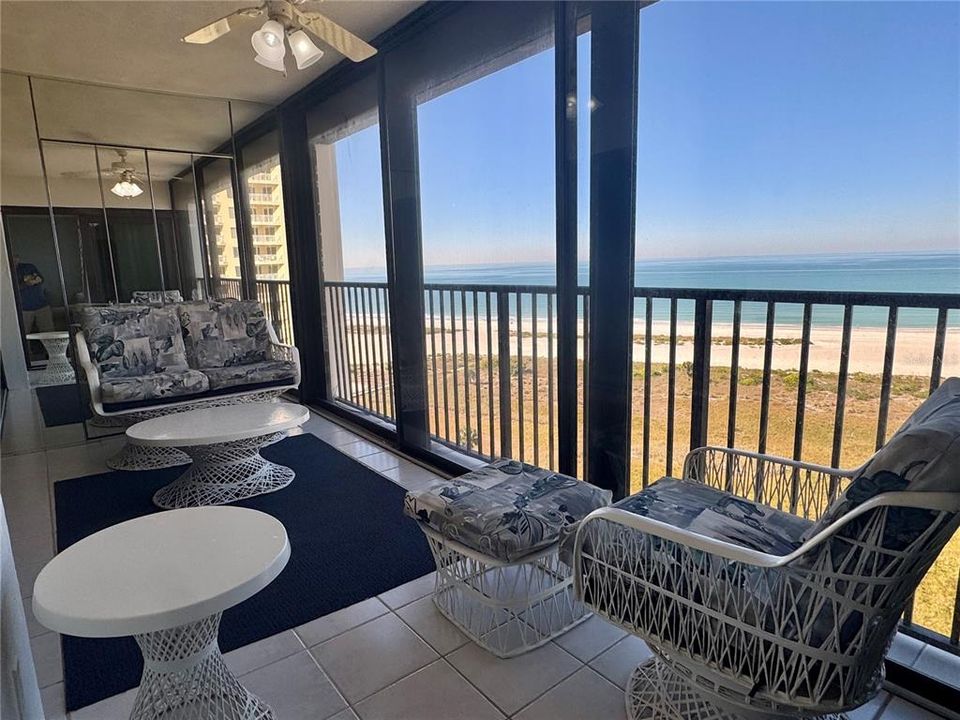 出租: $4,000 (2 贝兹, 2 浴室, 1111 平方英尺)