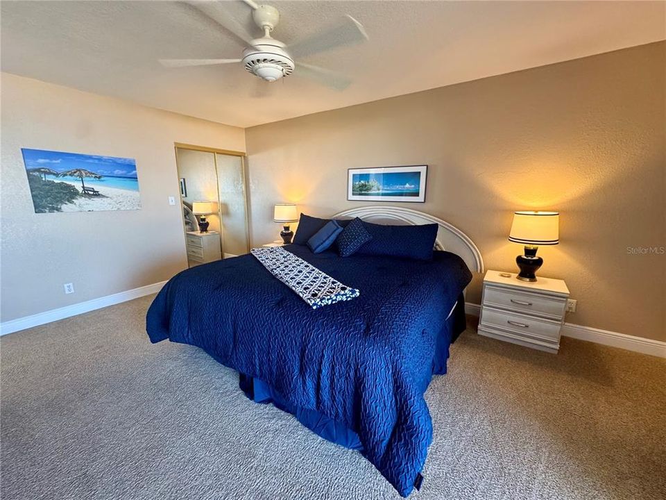 出租: $4,000 (2 贝兹, 2 浴室, 1111 平方英尺)