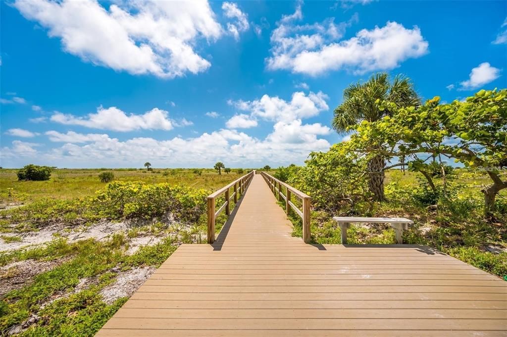 出租: $4,000 (2 贝兹, 2 浴室, 1111 平方英尺)