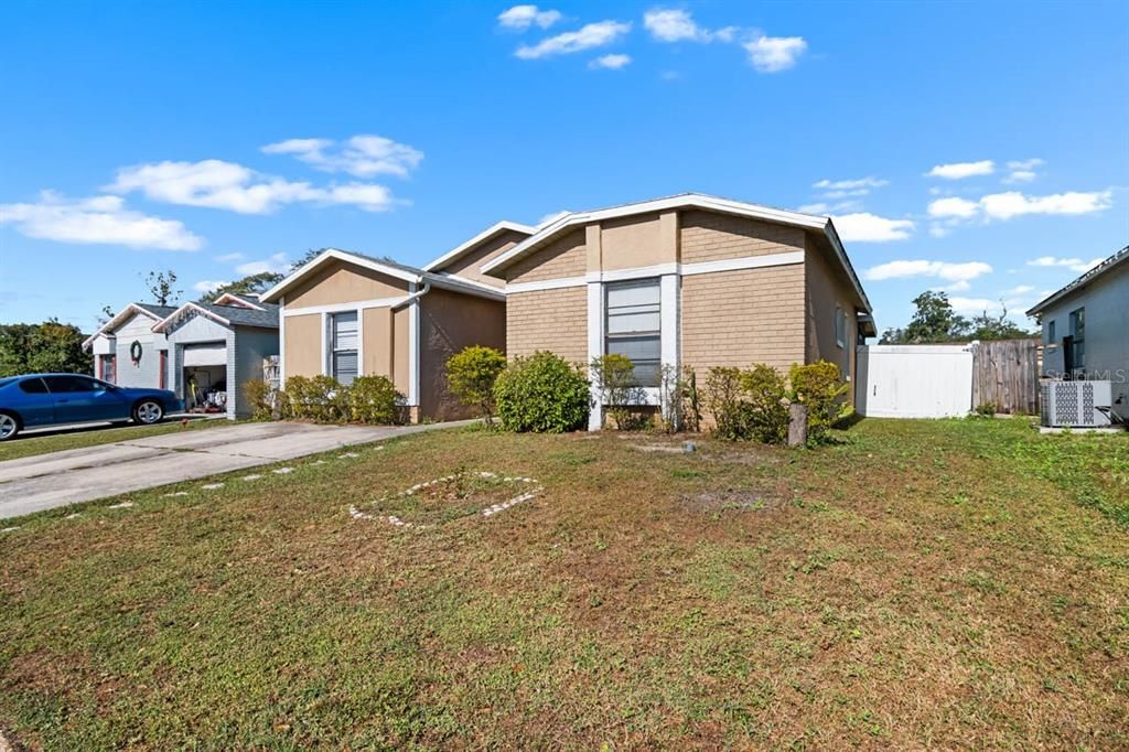 出租: $1,900 (3 贝兹, 2 浴室, 1075 平方英尺)