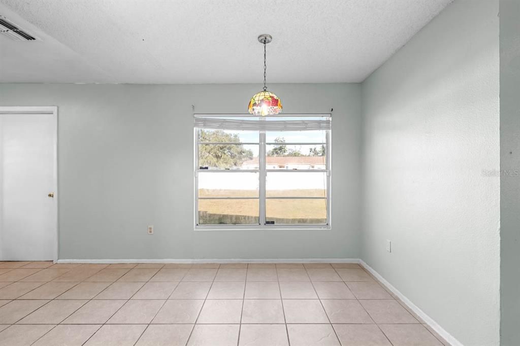 出租: $1,900 (3 贝兹, 2 浴室, 1075 平方英尺)