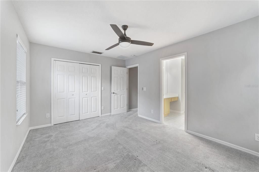 For Sale: $650,000 (5 beds, 4 baths, 4246 Square Feet)