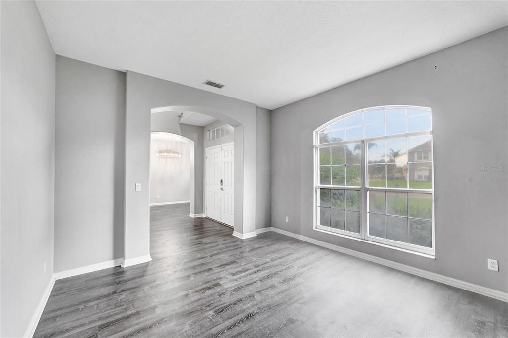 For Sale: $650,000 (5 beds, 4 baths, 4246 Square Feet)