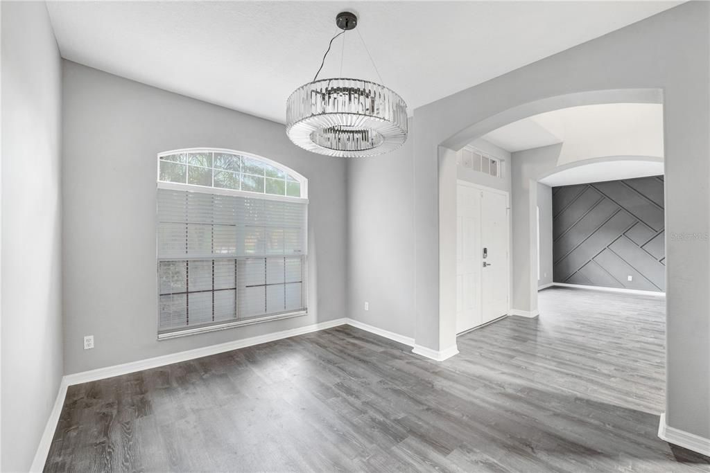 For Sale: $650,000 (5 beds, 4 baths, 4246 Square Feet)