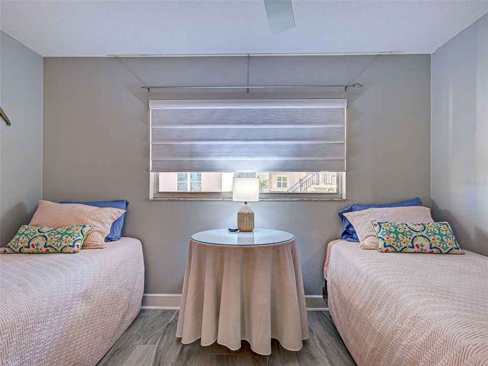 For Sale: $375,000 (2 beds, 2 baths, 1008 Square Feet)