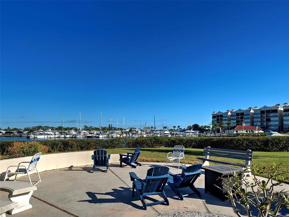 For Sale: $375,000 (2 beds, 2 baths, 1008 Square Feet)