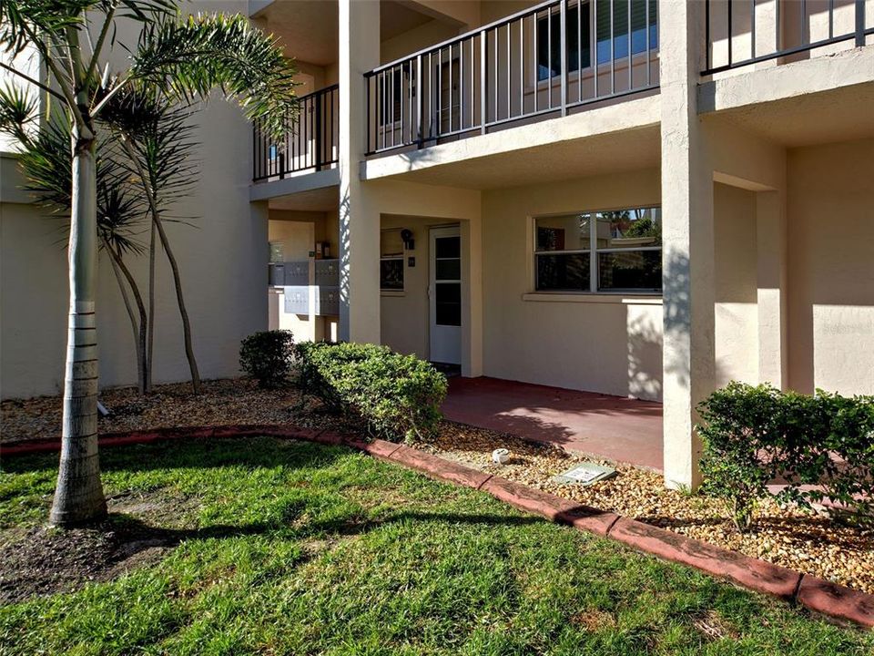 For Sale: $375,000 (2 beds, 2 baths, 1008 Square Feet)