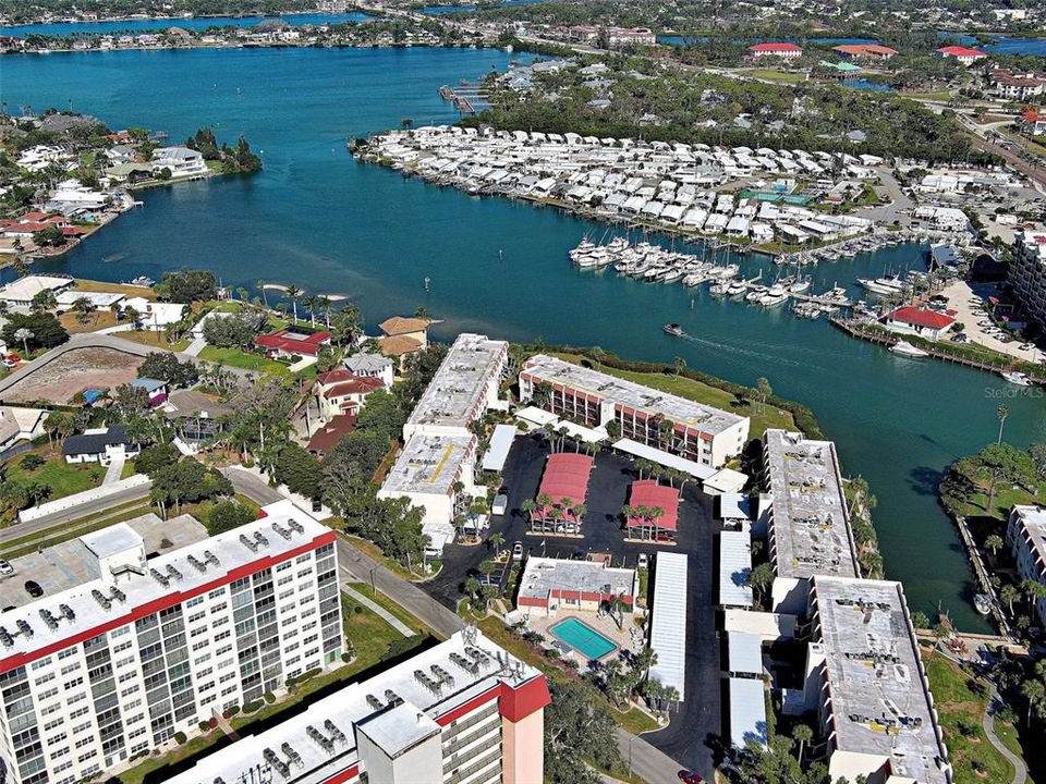 For Sale: $375,000 (2 beds, 2 baths, 1008 Square Feet)