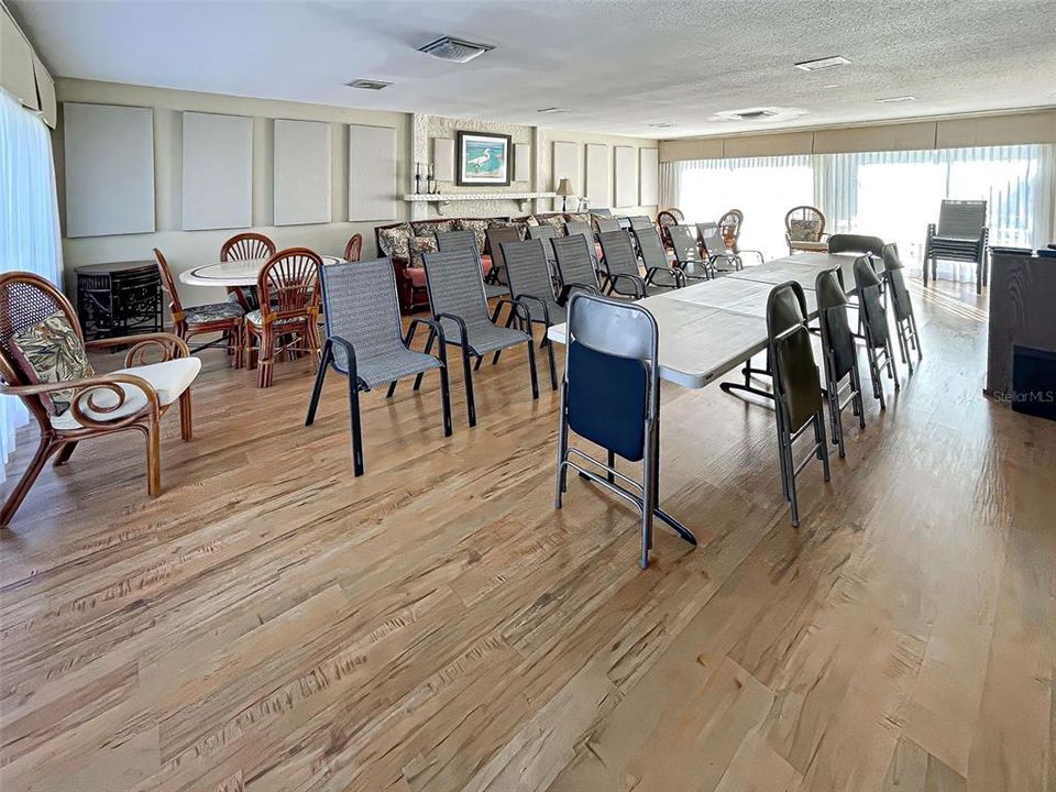 For Sale: $375,000 (2 beds, 2 baths, 1008 Square Feet)