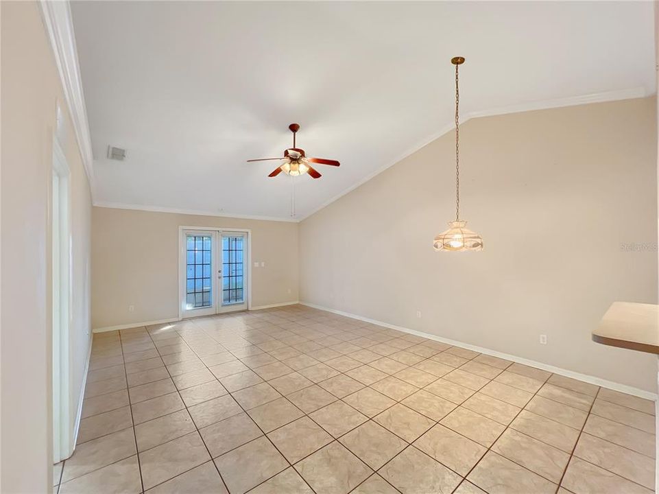 For Sale: $225,000 (2 beds, 2 baths, 1208 Square Feet)