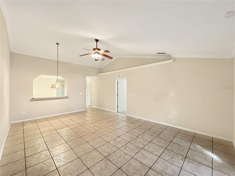 For Sale: $225,000 (2 beds, 2 baths, 1208 Square Feet)