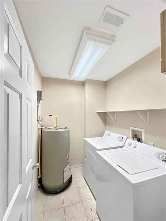 For Sale: $225,000 (2 beds, 2 baths, 1208 Square Feet)