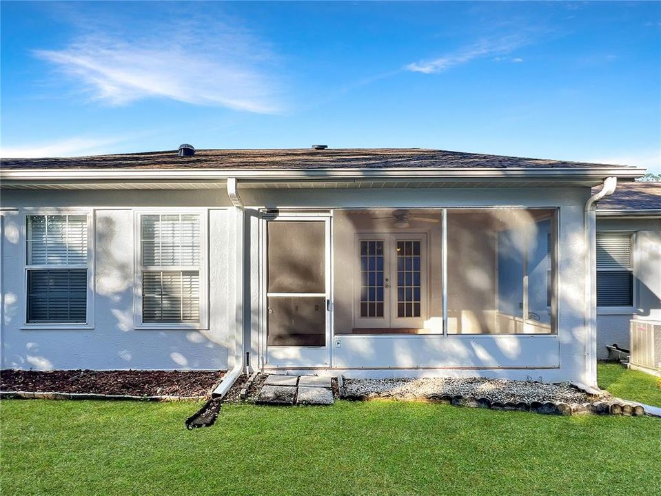 For Sale: $225,000 (2 beds, 2 baths, 1208 Square Feet)